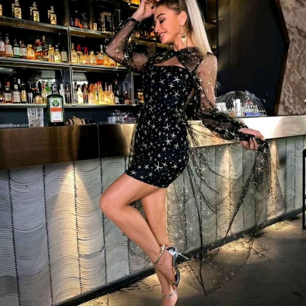 Star detailed design mesh cape dress.